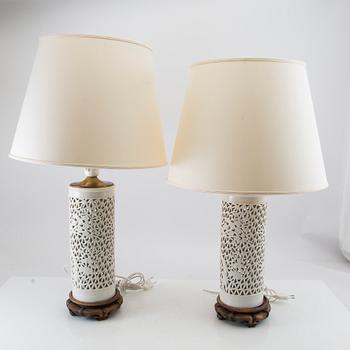 Table lamps, a pair in Chinese style, late 20th century.
