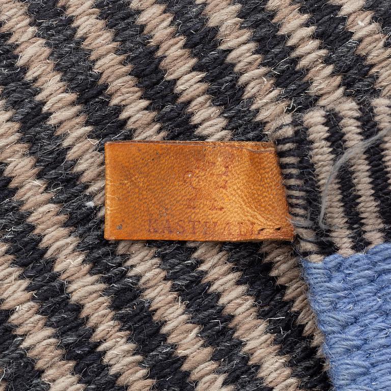 Matta, maskinvävd,  "Häggå", Kasthall, ca 201 x 130 cm.