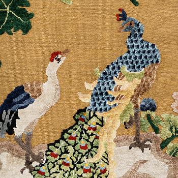 MATTO,  a semi-antique/an old silk China figural relief, ca 176-177 x 121,5-125,5 cm.