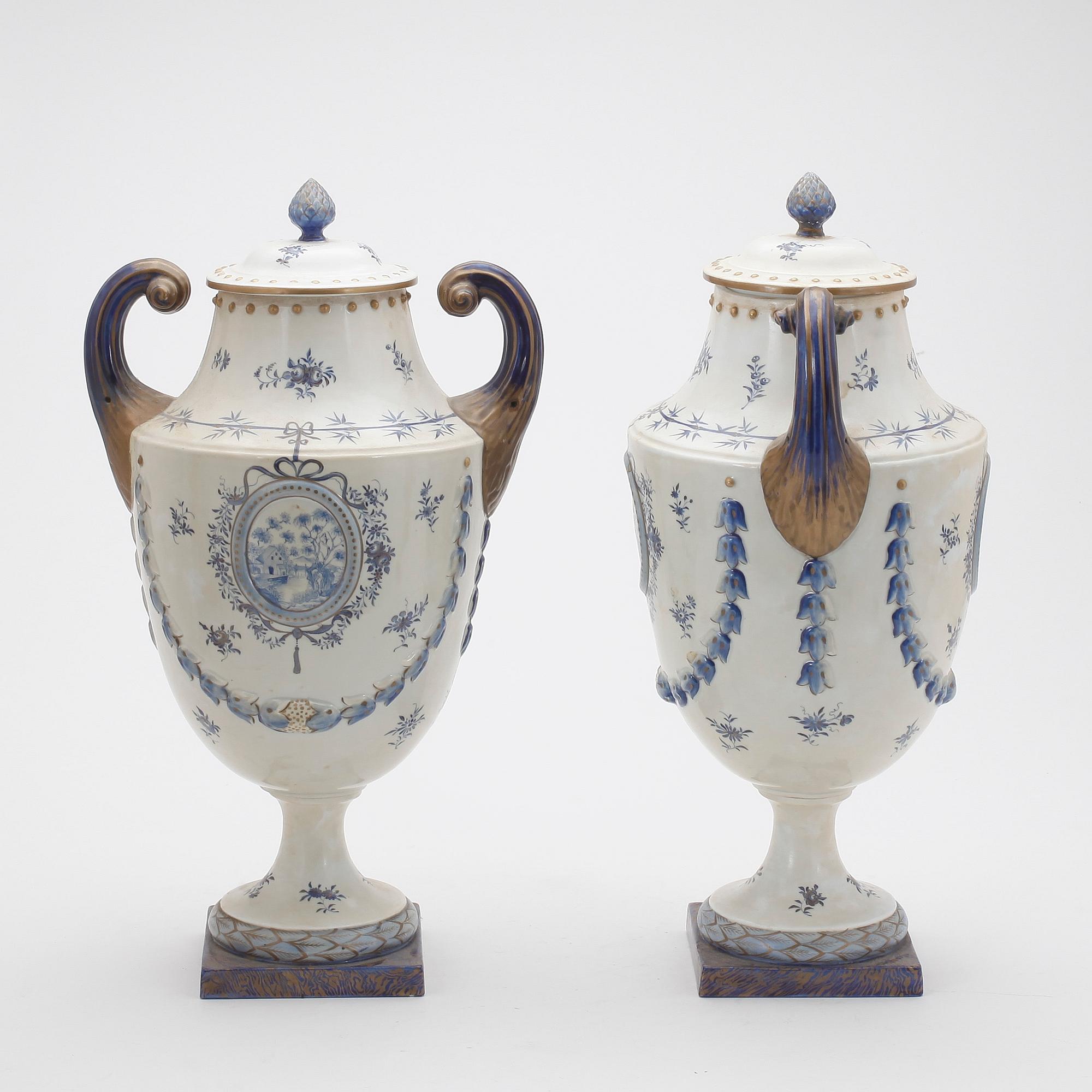 A pair of 'Marieberg shaped' jars with covers, Qing dynasty, Jiaqing (1796-1820).