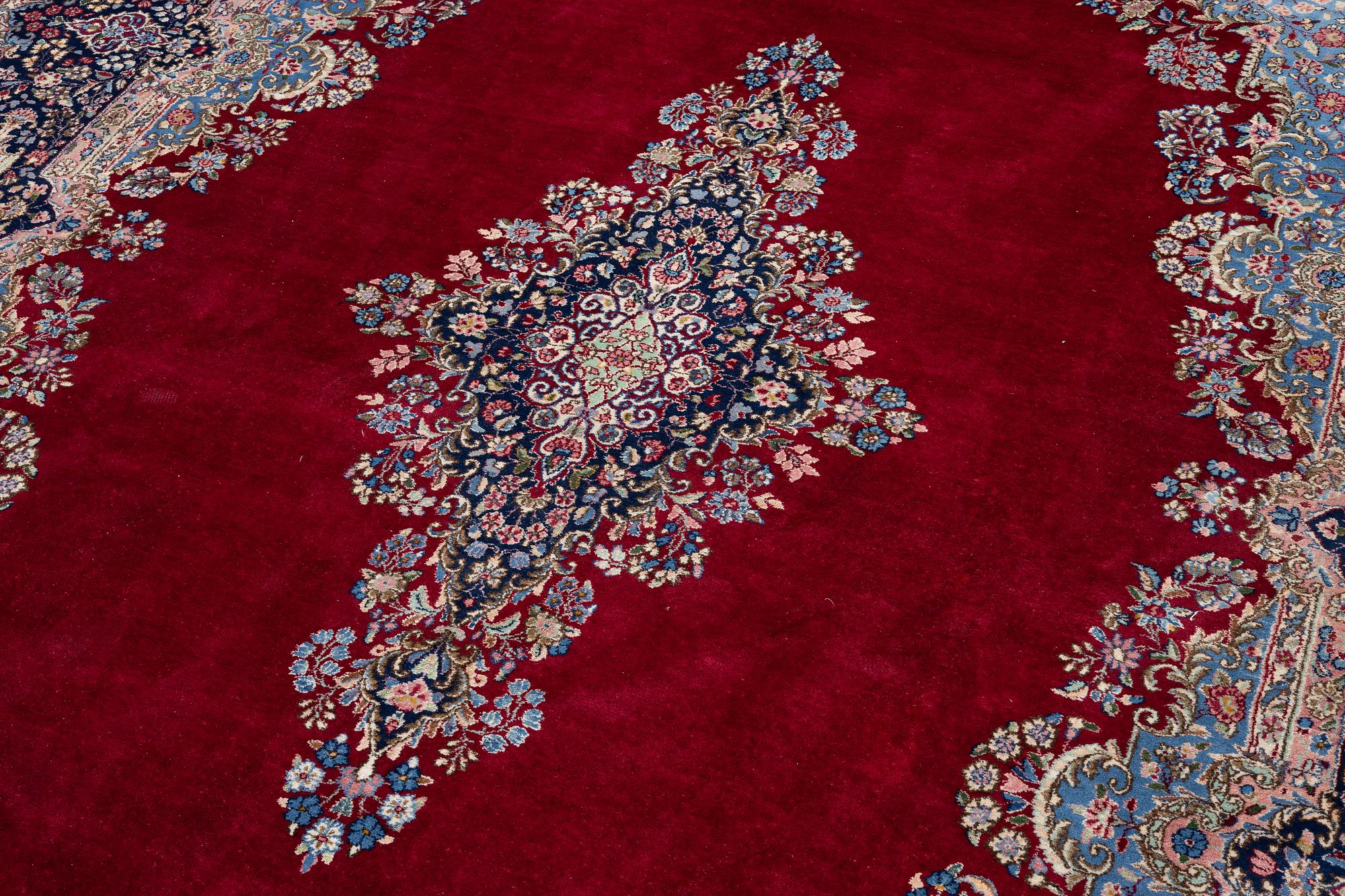 Kirman, salon carpet, approx. 420 x 300 cm.
