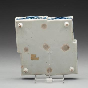 A blue and white tray, Ming dynasty (1368-1644).