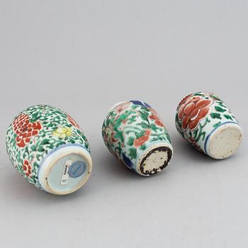 Three wucai Transitional jars, 17th century.