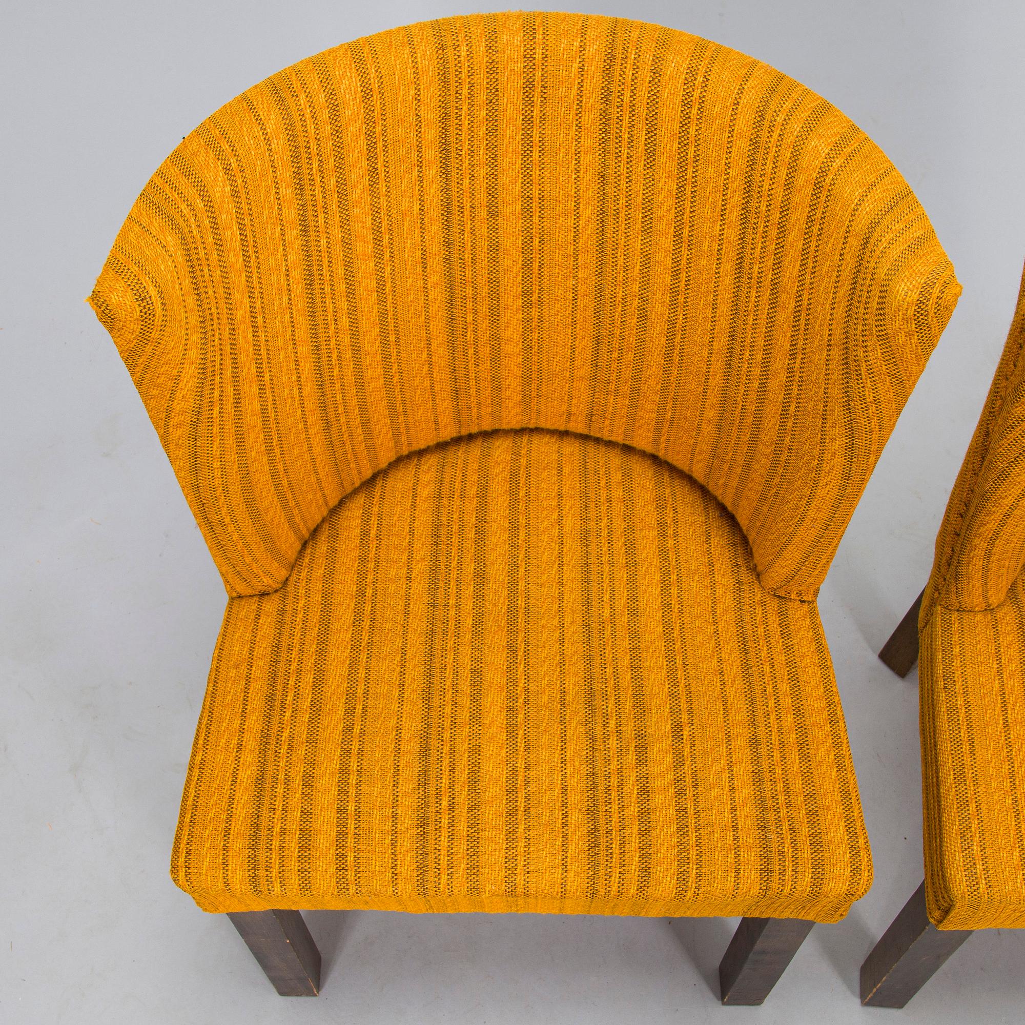 A Finnish 1930s dining table and eight chairs.