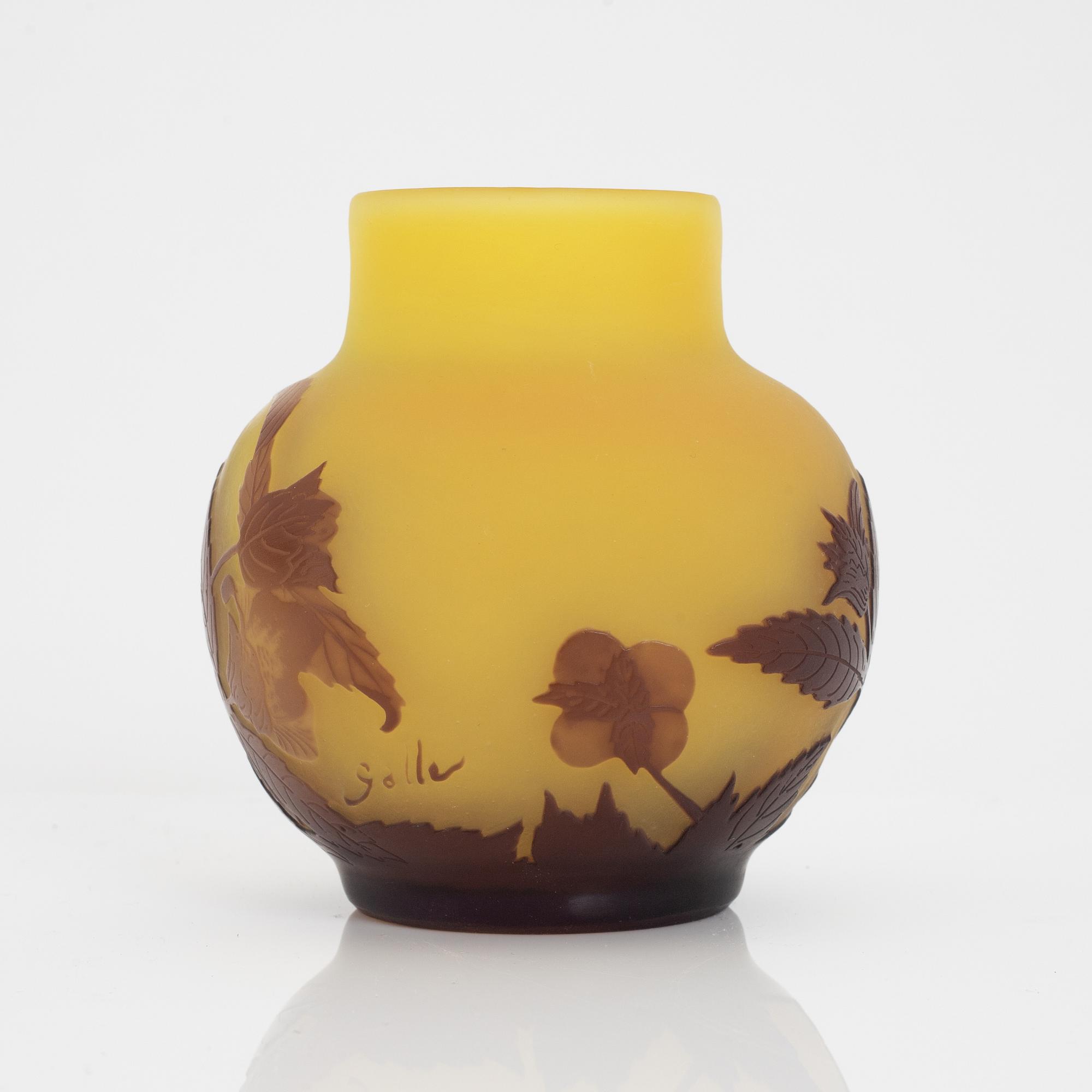 Emile Gallé, vas, överfångsglas, Nancy, Frankrike, signerad.