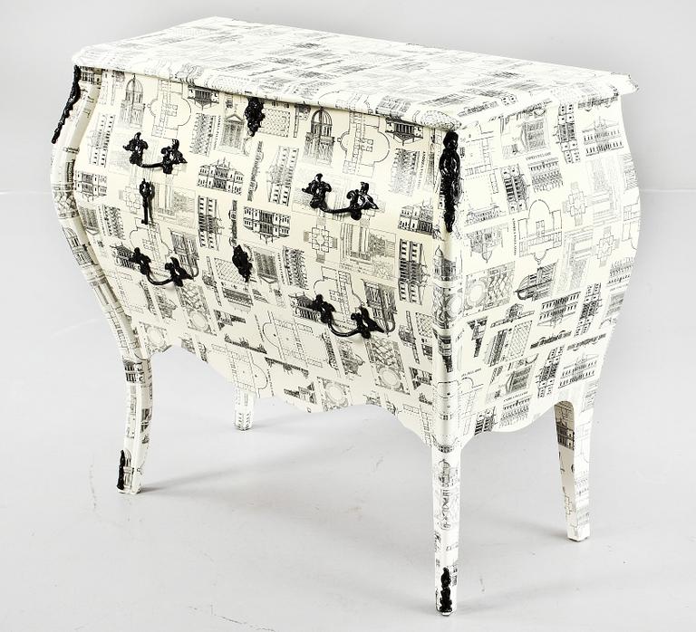 BYRÅ, rokokostil, 1900-tal.