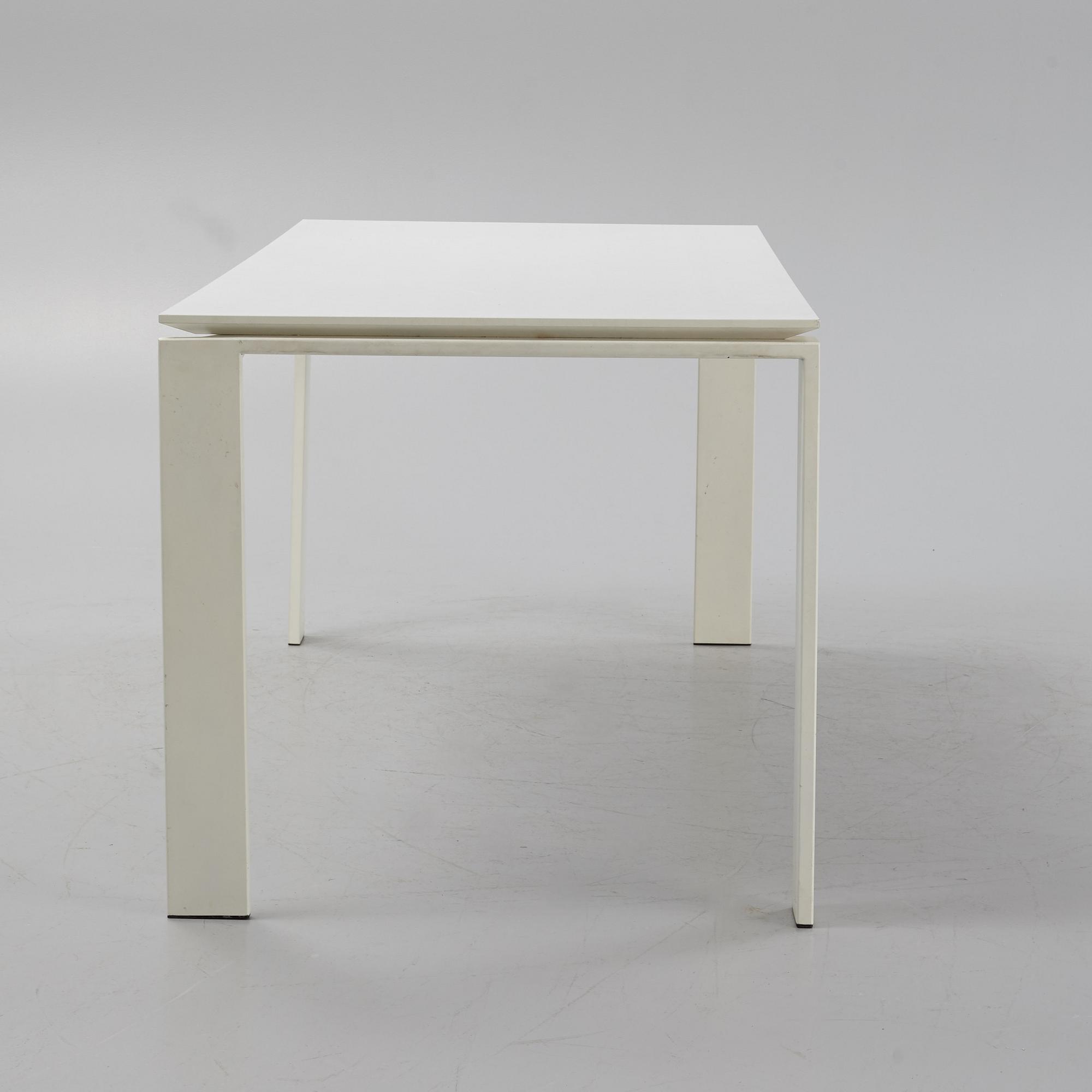 Ferruccio Laviani, matbord, "Four", Kartell, Italien.