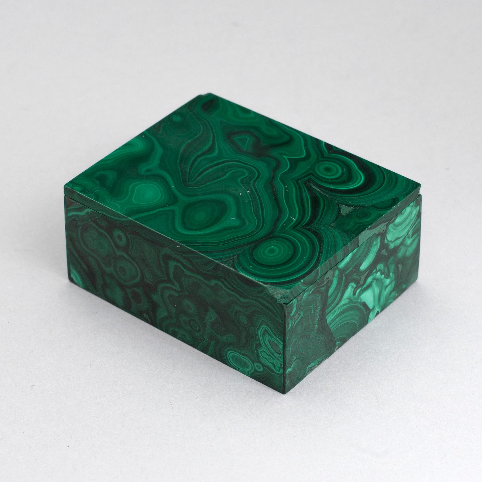 A malachite box, 20th Century.