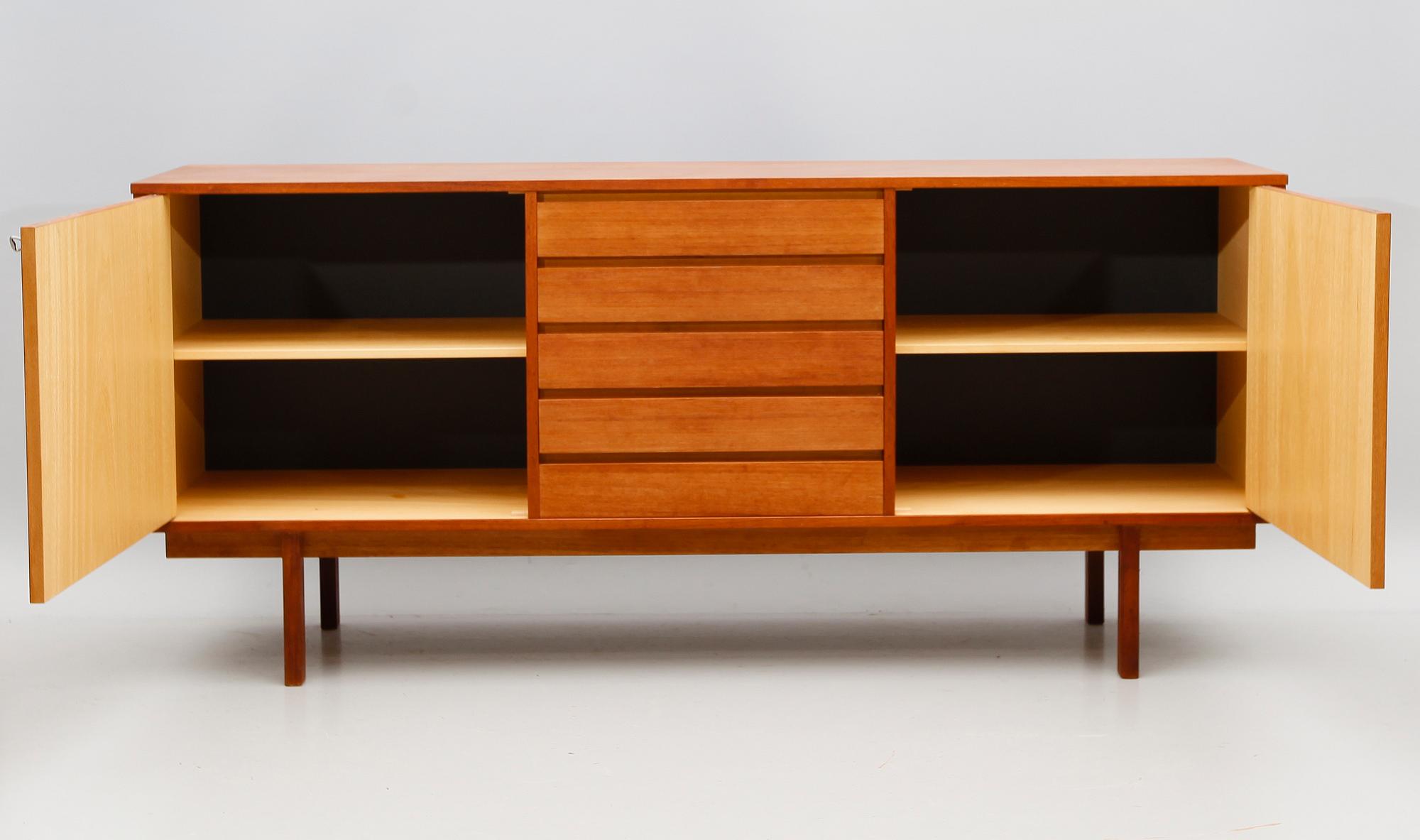SIDEBOARD, 1900-talets andra hälft.