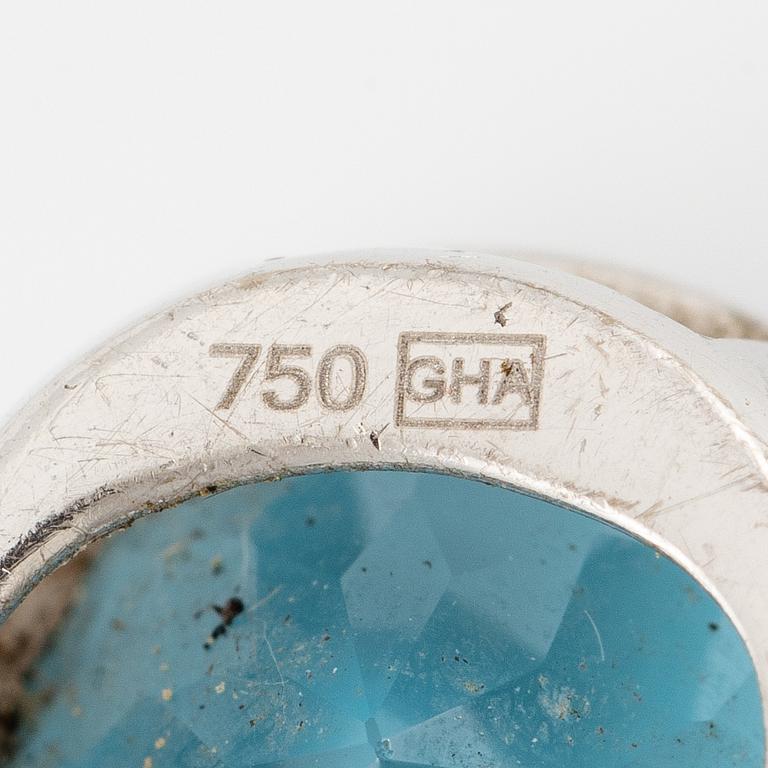 Hänge, 18K vitguld med topas och små åttkantslipade diamanter.