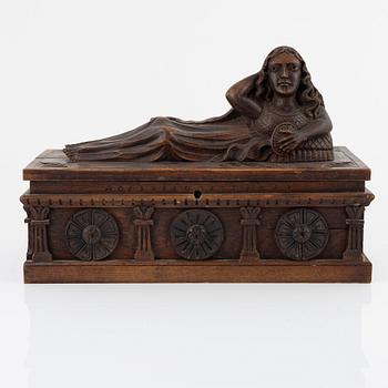 A box, around the year 1900.