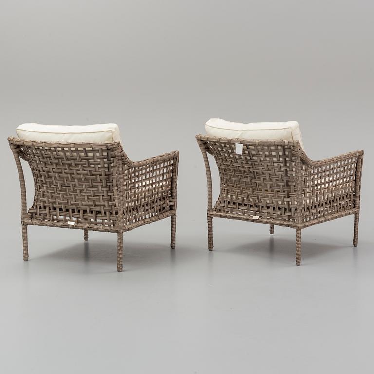 A apir of 'Santa Monica' garde chairs from Artwood.