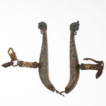 Lokor, ett par, Allmoge, troligen Hälsingland, 1700-tal.