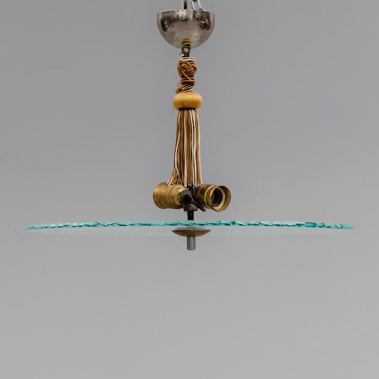 TAKLAMPA, 1900-talets första hälft. Höjd 35 cm.