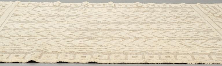 Elsa Gullberg, A carpet, knotted pile in relief, ca 348,5-351,5 x 230,5-236,5 cm, probably Elsa Gullberg.