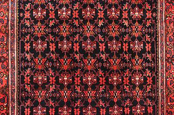 A Borujerd carpet, c. 300 x 225 cm.
