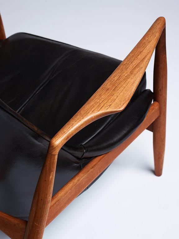 Ib Kofod-Larsen, a pair of black leather 'Sälen' easy chairs, Olof Perssons Fåtöljindustri (OPE), Sweden 1950s-60s.