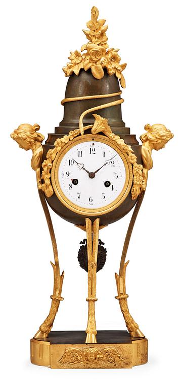 BORDSPENDYL. Frankrike, omkring år 1800. Directoire.