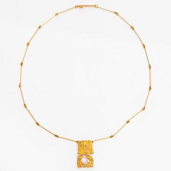 Björn Weckström, halsband, "Kelohelmet", 14K guld och odlade pärlor, Lapponia 1973.