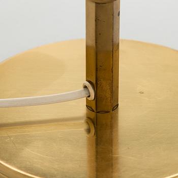 Paavo Tynell, A mid-20th century '5061' table lamp for Taito Finland.