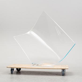 Jan Naliwajko, skulptur, plexi, signerad och daterad 1986.