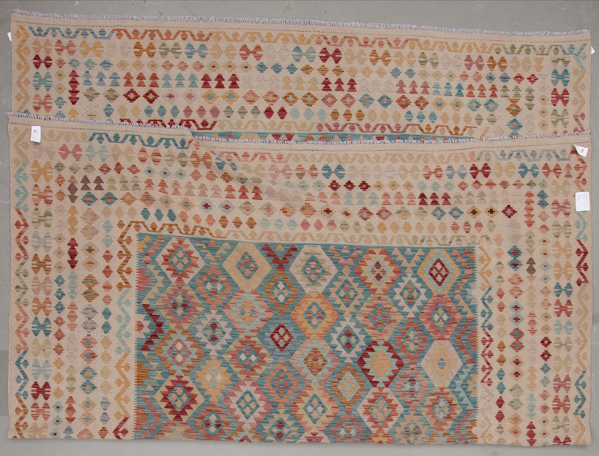 KELIM, Uzbekistan. Ca 385x305 cm.