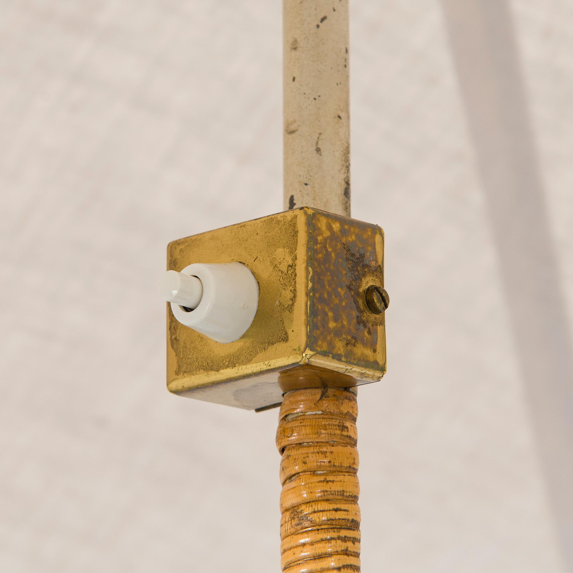 Paavo Tynell, A mid-20th Century floor lamp model 9602 for Taito, Finland.