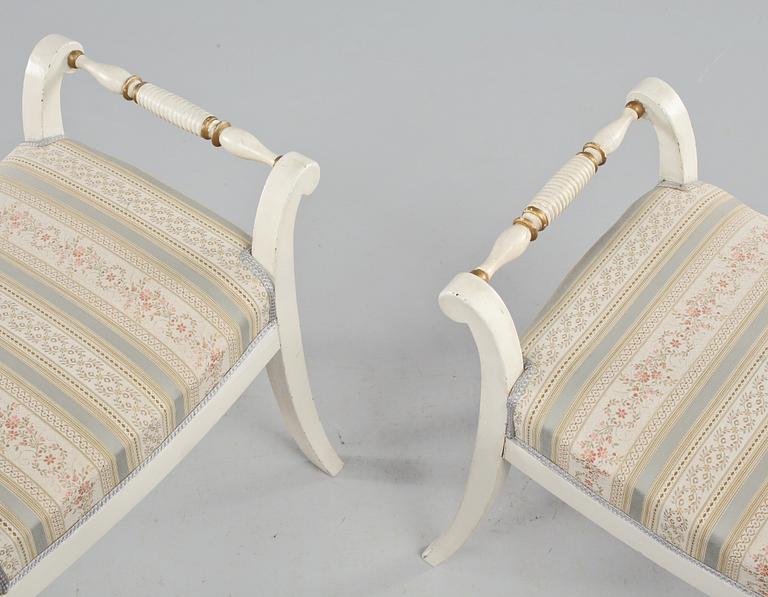 TABURETTER, ett par, 1800-tal.