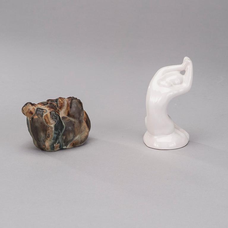 FIGURINER, 2 st, keramik, märkta L. Hjorth och Ingdam, Danmark.