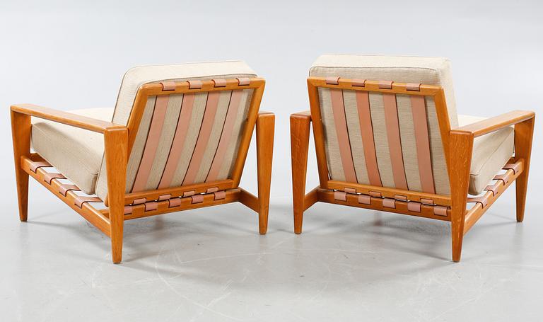 A pair of arm chairs by Svante Skogh, from the third qourter of the 20th century.