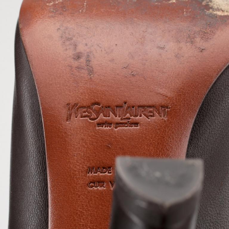 YVES SAINT LAURENT, a pair of black boots.Size 37.