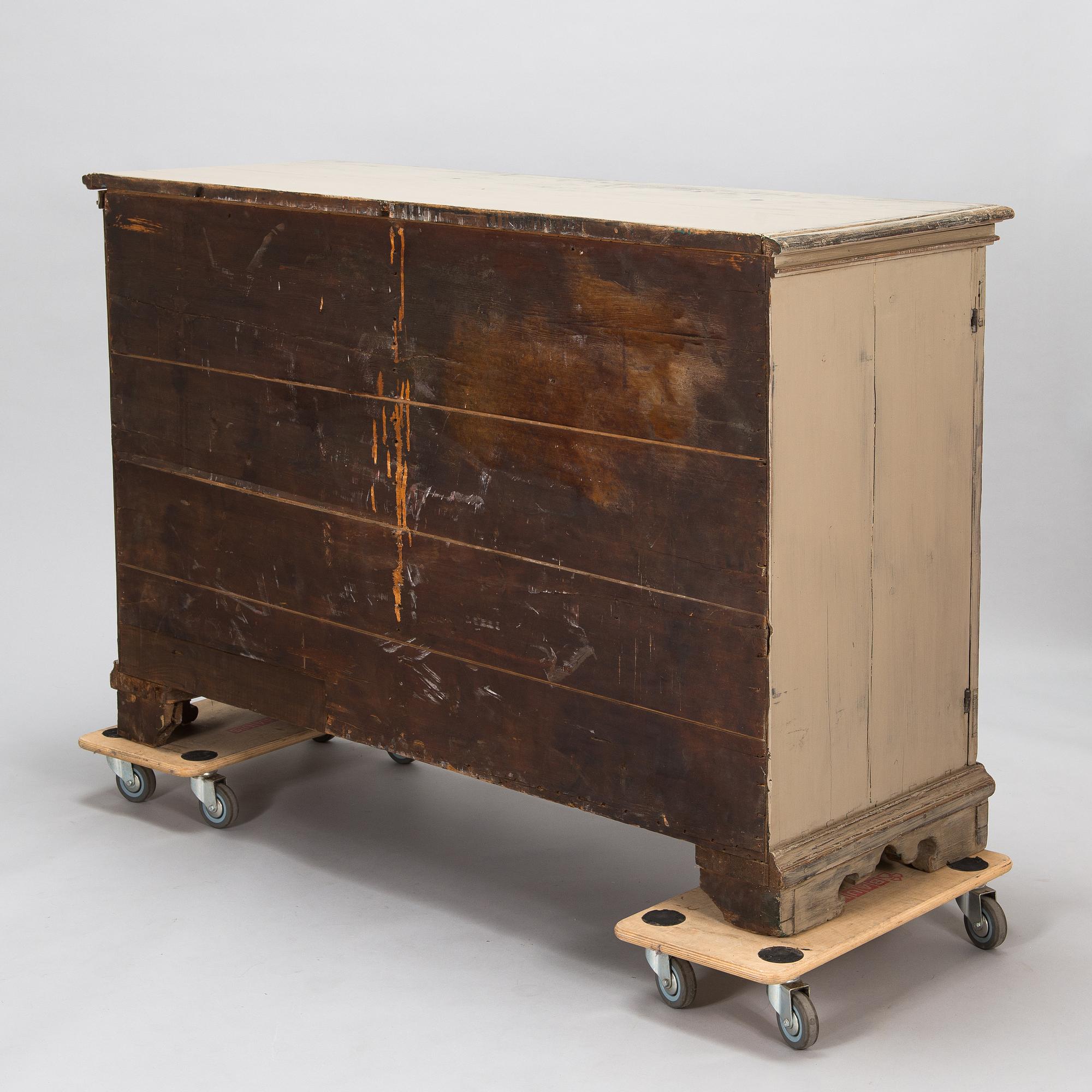 A painted pine sideboard from the 19th century.