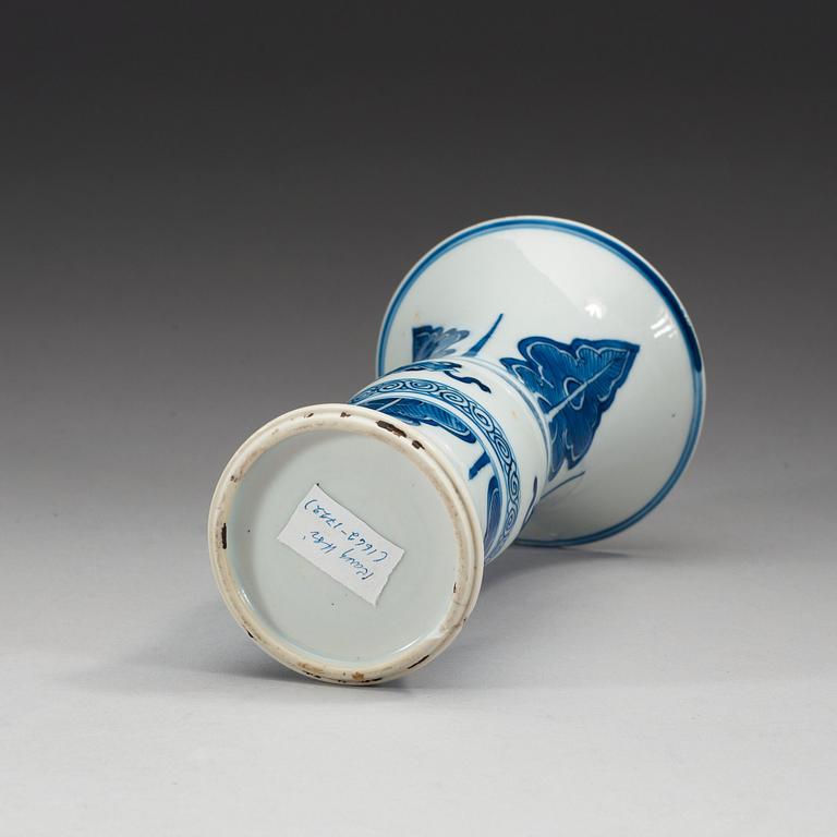 A blue and white Gu shaped vase, Qing dynasty, Kangxi (1662-1722).