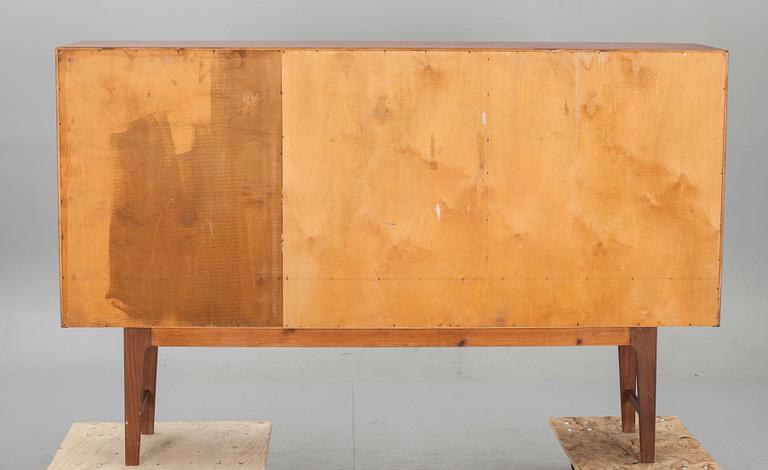 SIDEBOARD, 1900-talets mitt.