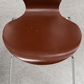 ARNE JACOBSEN, a pair of 'Sjuan' chairs, from Fritz Hansen, Denmark, 1974.