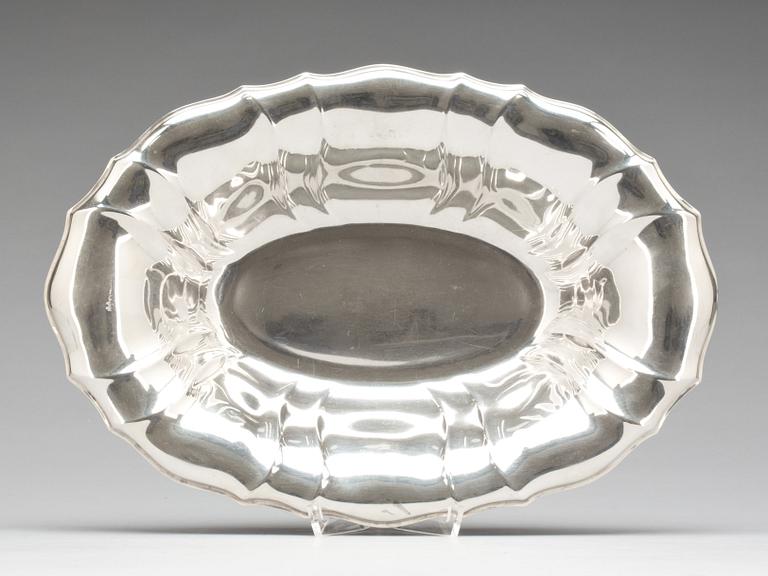 SKÅLFAT, silverhalt 830. Rokokostil.  Import. Vikt ca 321g.