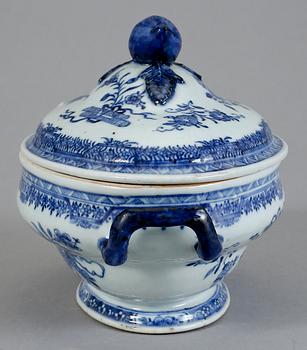 TERRIN, porslin, Kina, Qianlong (1736-95).