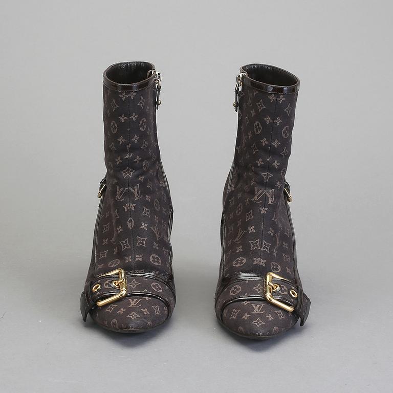 SKOR, Louis Vuitton.