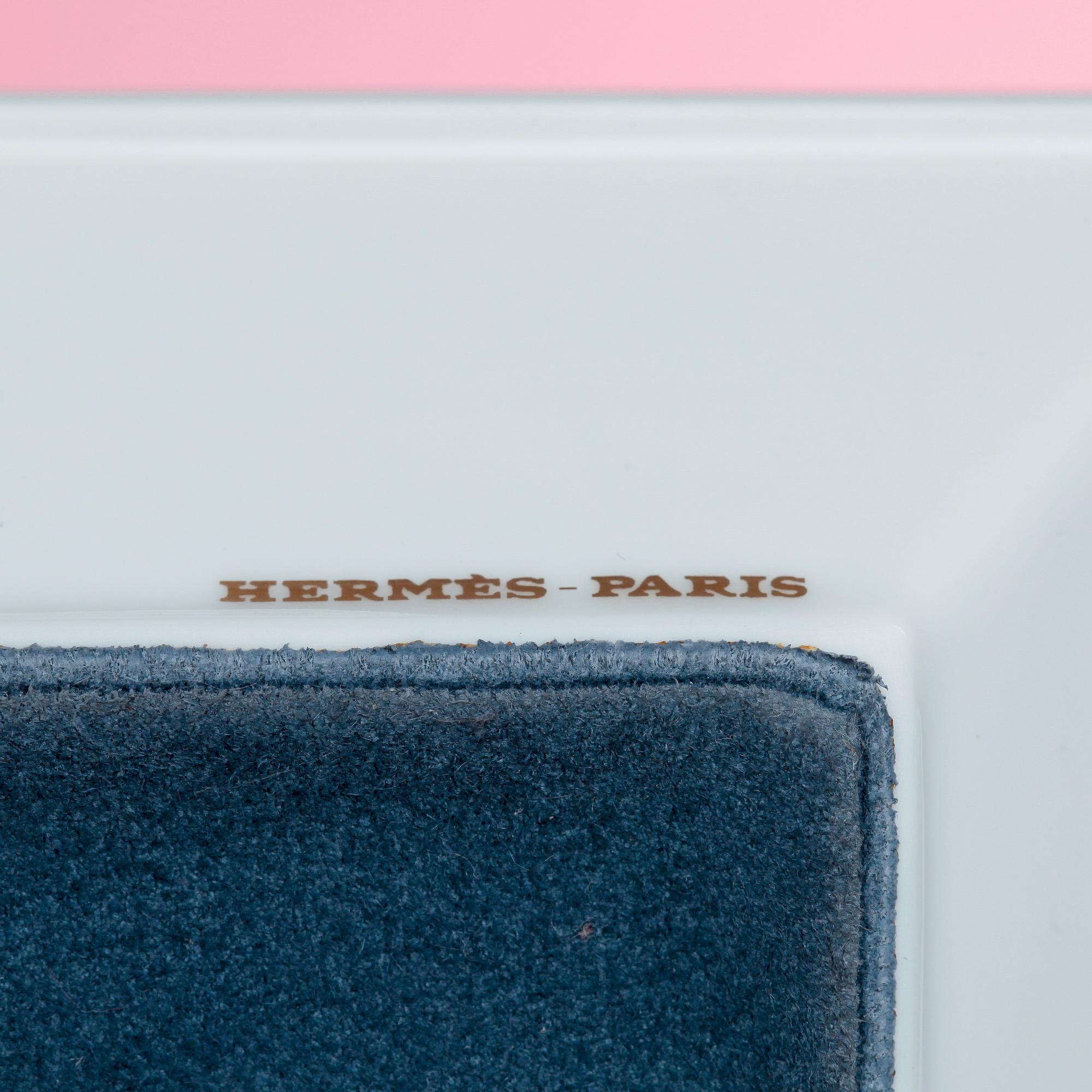 ASKFAT/FAT, Hermès.