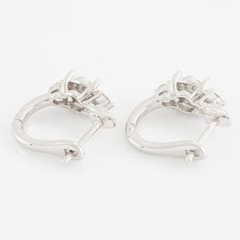 Earrings, 18K white gold set with brilliant-cut diamonds.