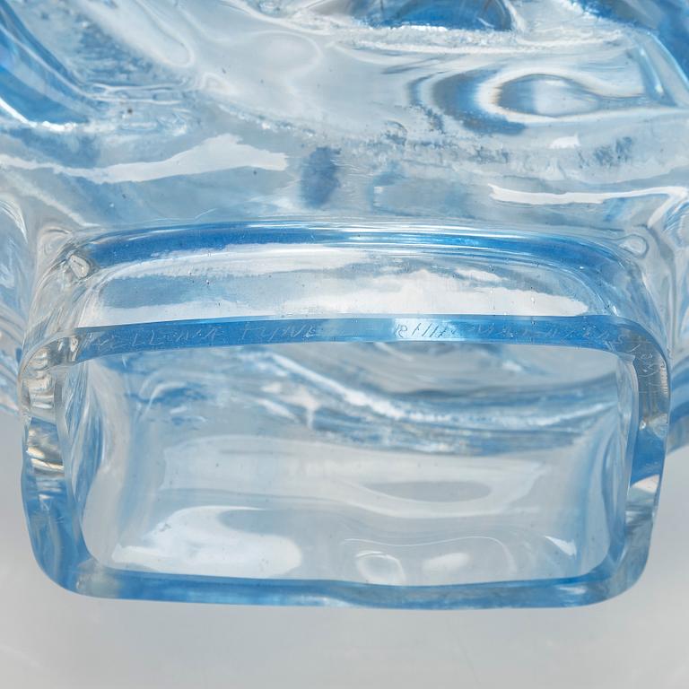 Helena Tynell, "Lintu" lasiveistos sarjasta Noakin arkki.