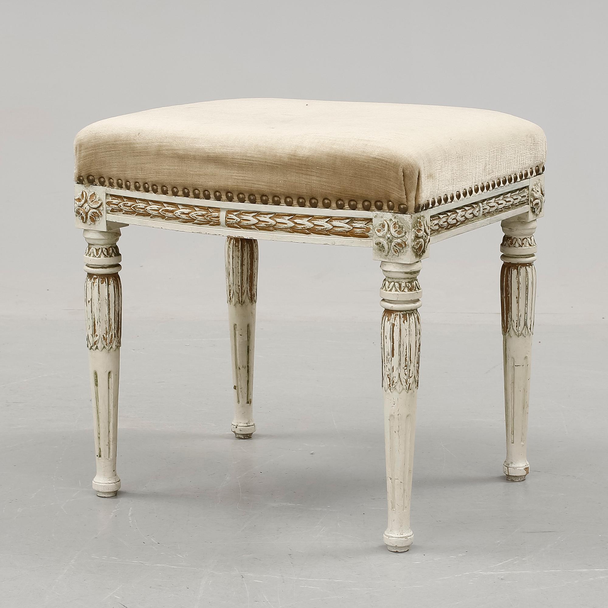 TABURETT, gustaviansk stil, omkring sekelskiftet 1900.