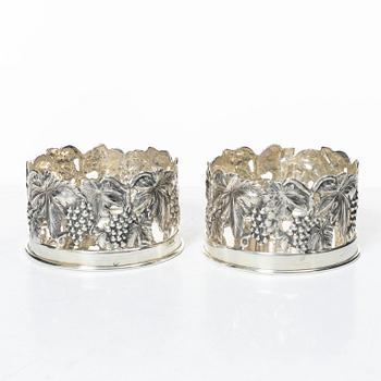 Coasters, ett par, silver, 1900-talets andra hälft.