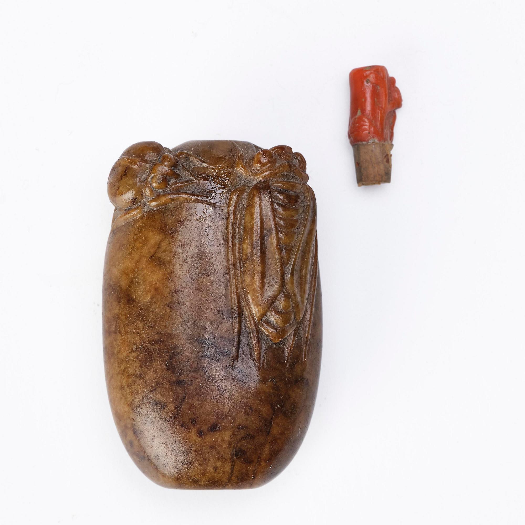 Snusflaskor, sex stycken, olika stensorter, bl.a. jade. Kina, 1900-tal.