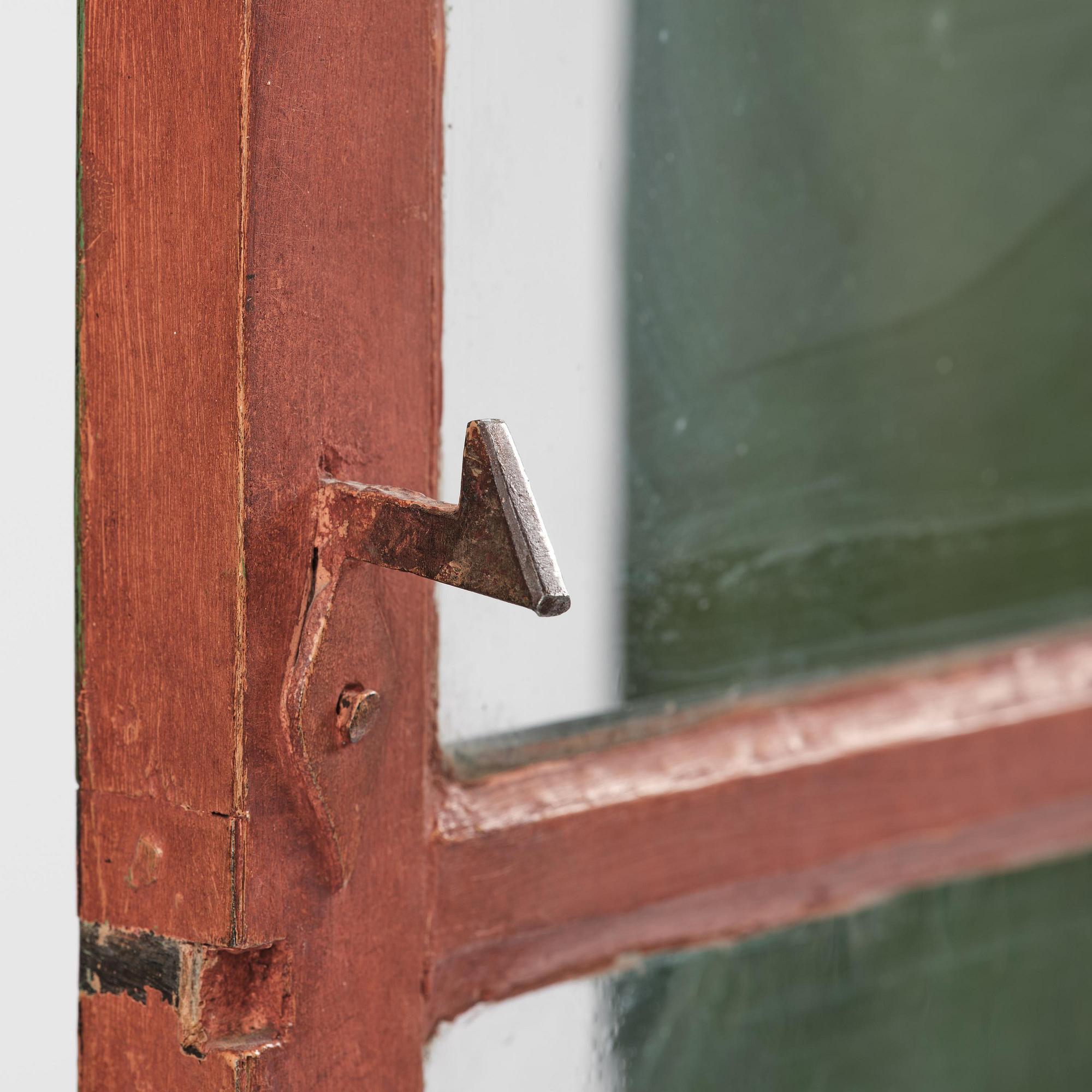 Vitrinskåp, Sverige, 1700-talets andra hälft, Rokoko.