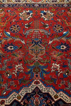 MATTO, semi-antique Tabriz, ca 351,5 x 262,5 cm.