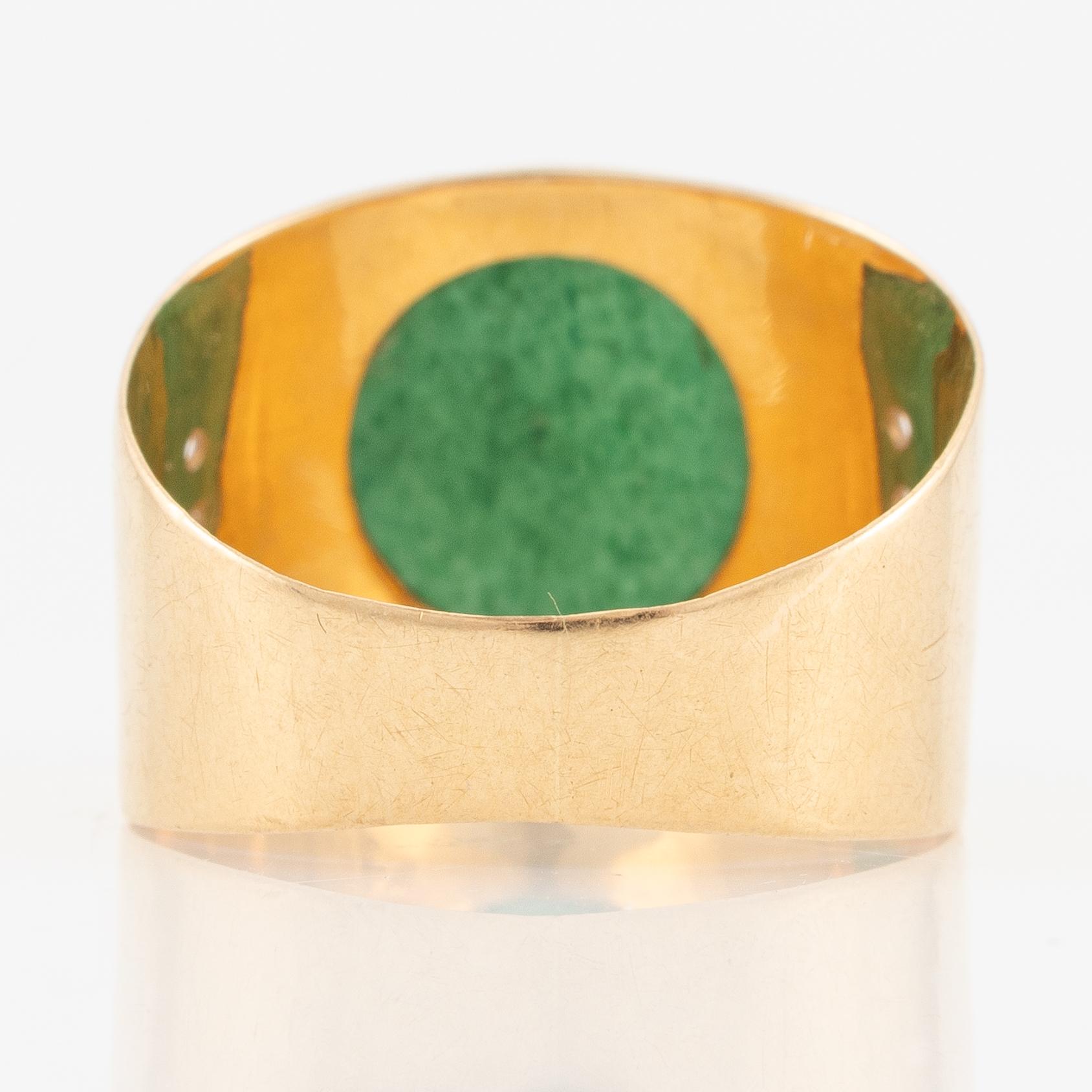 Ring, 18K gold with aventurine quartz.