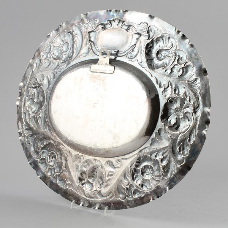 PRESENTERFAT, silver, GAB, 1920, vikt 730 g.