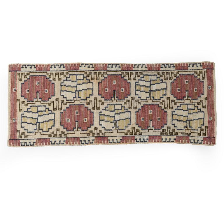 Märta Måås-Fjetterström, a flat weave, 'Grodblad', signed ABMMf, ca, 41 x 100 cm.