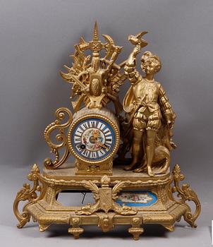 BORDSPENDYL, nyrenässans, 1800-tal.